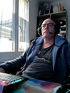 bogland33 online show from February 27, 2025, 4:43 pm