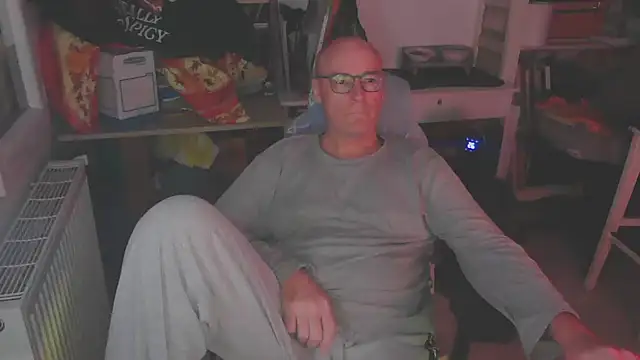 bogland33 online show from March 4, 2025, 10:27 pm