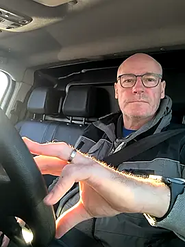 bogland33 online show from October 15, 2025, 4:29 pm