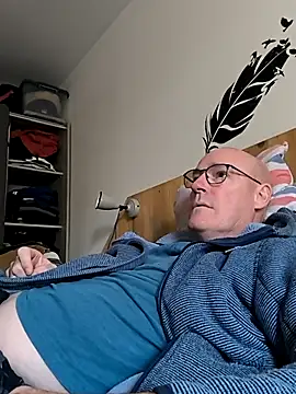 bogland33 online show from October 18, 2025, 12:39 pm