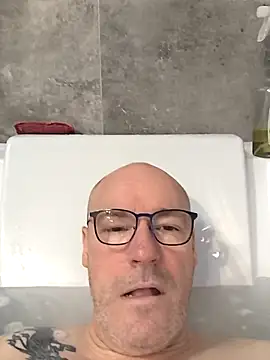 bogland33 online show from November 15, 2025, 1:07 pm