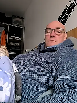 bogland33 online show from December 14, 2025, 10:09 am