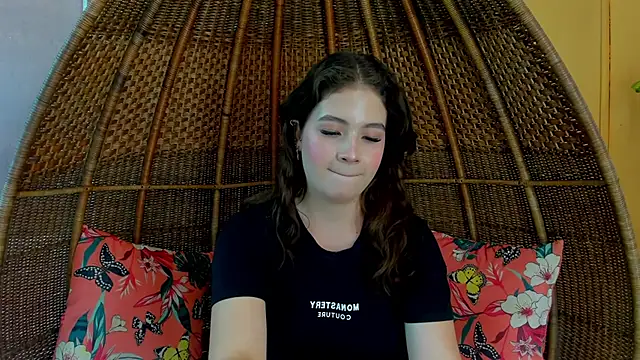 KarenPautt online show from January 28, 2025, 8:58 pm