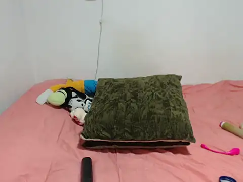 carolina linarez69 online show from September 14, 2025, 7:24 pm