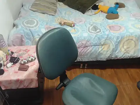 carolina linarez69 online show from November 6, 2025, 11:37 pm