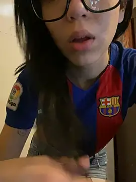 kittyprettybby online show from June 29, 2026, 7:25 pm