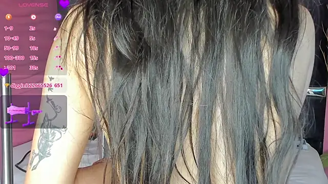 kinky polar online show from February 6, 2025, 8:50 am