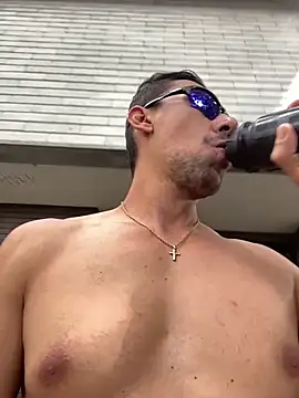 dantedesirexx online show from November 18, 2025, 6:12 pm