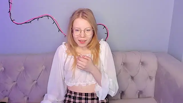 Esme Runn online show from January 29, 2025, 3:47 pm