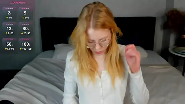 Esme Runn online show from April 8, 2026, 8:14 am