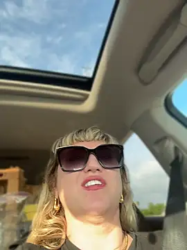 Snapshot of Babette_xox chatting on June 2, 2026, 12:01 am Babette xox online show from June 2, 2026, 12:01 am