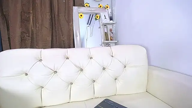 alaia 03 online show from February 21, 2025, 12:39 pm