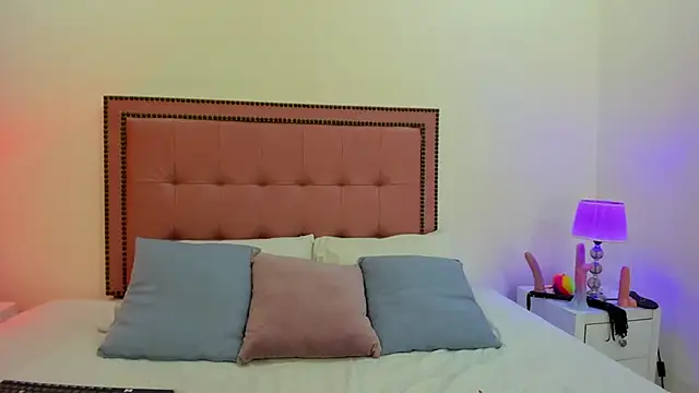 CarolinaGlamour online show from February 8, 2025, 7:59 pm