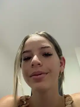 Snapshot of Niicoleta chatting on March 13, 2025, 11:38 pm Niicoleta online show from March 13, 2025, 11:38 pm