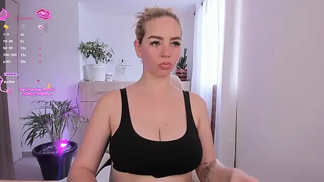 Snapshot of Niicoleta chatting on March 3, 2026, 8:59 pm Niicoleta online show from March 3, 2026, 8:59 pm