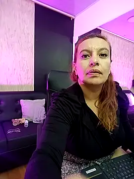 RoxieJackson online show from October 8, 2025, 12:03 pm