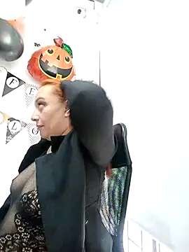 RoxieJackson online show from October 21, 2025, 1:01 pm