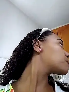 evafoxs online show from December 11, 2024, 1:26 am