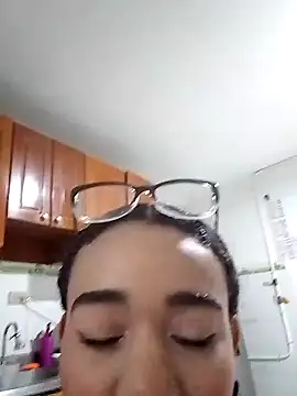 evafoxs online show from December 21, 2024, 1:15 am