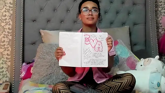 evafoxs online show from January 16, 2025, 3:23 am