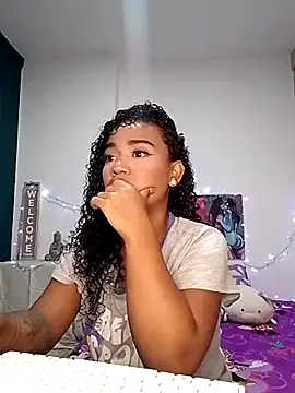 evafoxs online show from February 26, 2025, 12:38 am