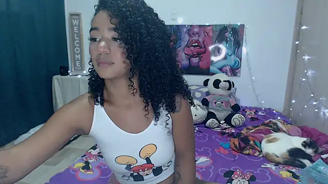 evafoxs online show from February 27, 2025, 6:42 pm