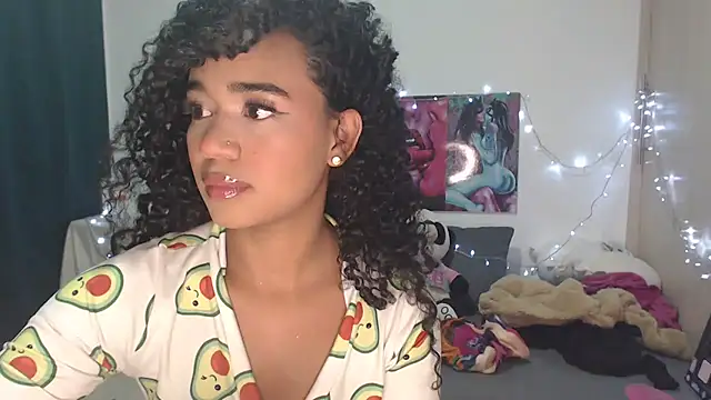 evafoxs online show from March 4, 2025, 1:01 am