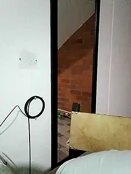 evafoxs online show from March 6, 2025, 4:52 am