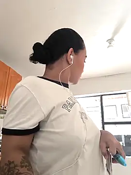 evafoxs online show from September 10, 2025, 6:30 pm