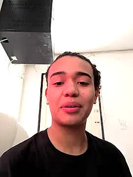 evafoxs online show from September 17, 2025, 1:13 pm