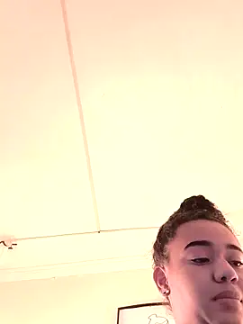 evafoxs online show from October 7, 2025, 7:11 pm