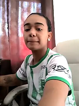 evafoxs online show from October 26, 2025, 4:13 pm