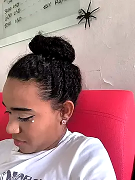 evafoxs online show from November 1, 2025, 9:28 pm