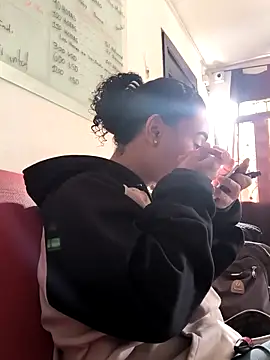 evafoxs online show from November 20, 2025, 12:27 pm