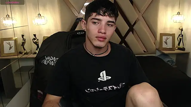 AlejooTwink online show from February 5, 2025, 3:31 pm