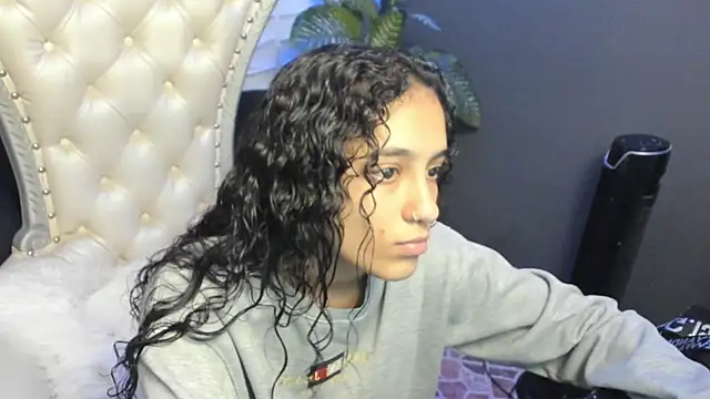 Layla 707 online show from September 21, 2025, 11:50 pm