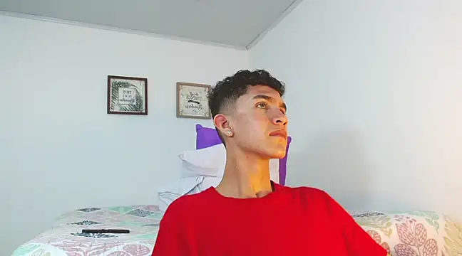 Snapshot of Noah_tyler_ chatting on December 4, 2024, 1:14 am Noah tyler online show from December 4, 2024, 1:14 am