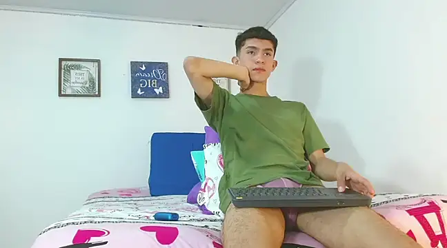 Snapshot of Noah_tyler_ chatting on December 20, 2024, 11:05 pm Noah tyler online show from December 20, 2024, 11:05 pm