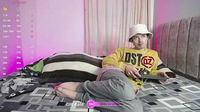 Yellowpokemon23 online show from September 17, 2025, 9:49 pm