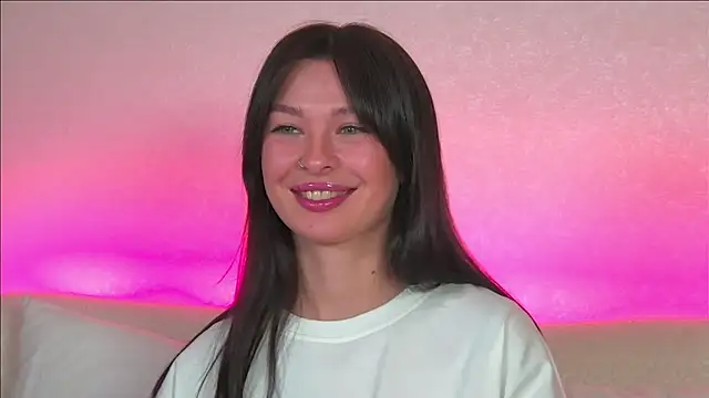 AlexandraBloom online show from January 19, 2025, 5:05 am