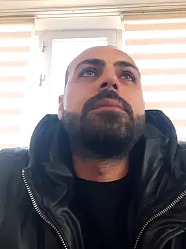 krzantem3454 online show from December 9, 2024, 7:17 am