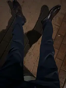 kimkim123123 online show from September 11, 2025, 5:02 pm