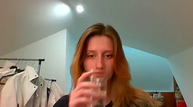 LUNA delight online show from December 11, 2024, 2:44 pm