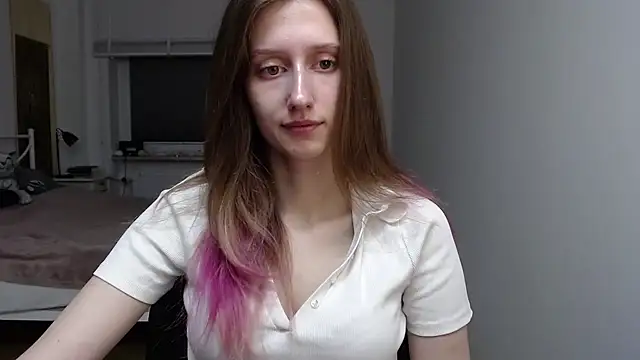 Snapshot of LUNA_delight chatting on December 5, 2025, 6:33 am LUNA delight online show from December 5, 2025, 6:33 am