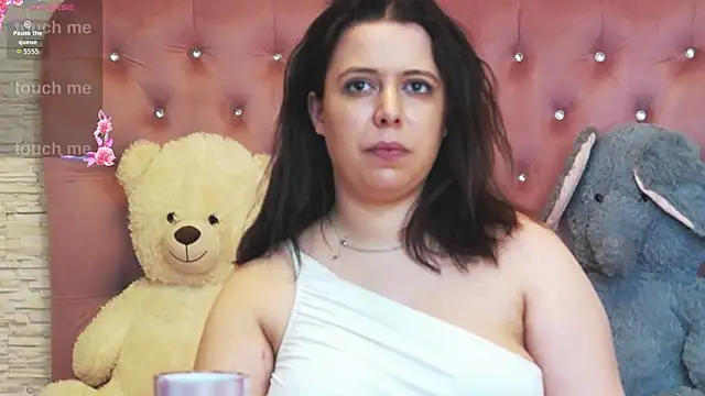 SophiaStarr online show from April 16, 2026, 9:39 pm