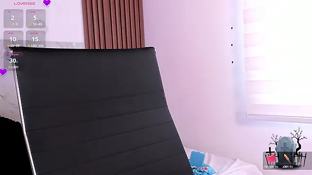 Alice noir online show from March 8, 2025, 4:39 pm