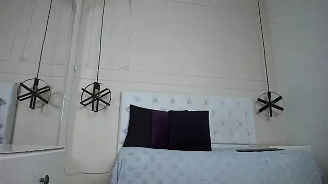 Slut Milf  online show from February 15, 2025, 6:55 pm