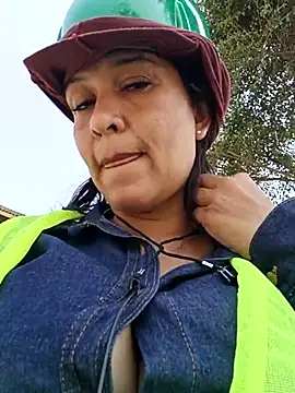 Slut Milf  online show from March 11, 2025, 3:12 pm