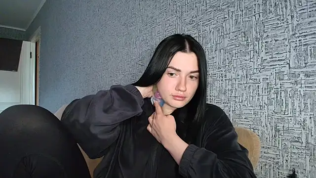 Liana diva online show from April 22, 2026, 1:56 pm