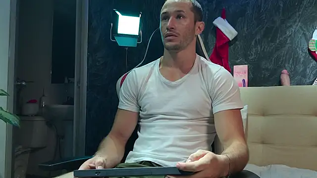 AxelFairchaild online show from December 5, 2025, 1:42 pm